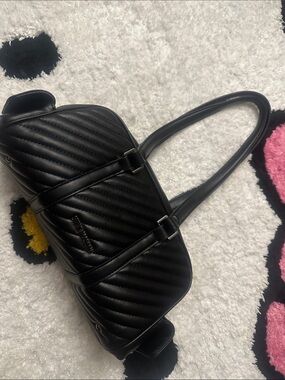 STEVE MADDEN Quilted Shoulder Bag